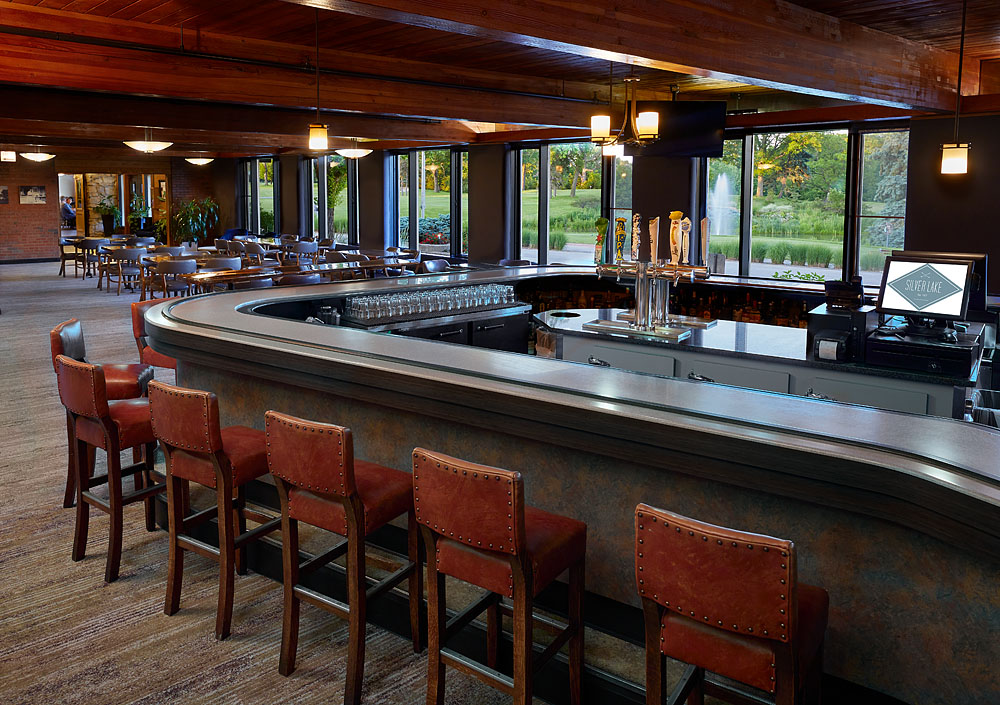 Full view of the "U" bar and dining area at the Silver Lake bar.